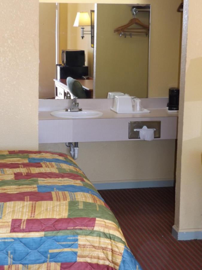 Regency Inn Concordia Zewnętrze zdjęcie
